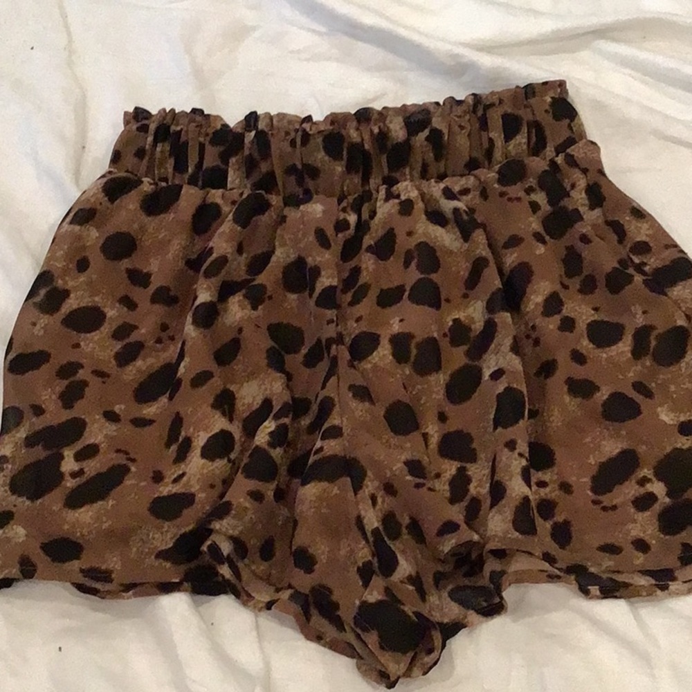 Mine Leopard Print Sheer Lined Elastic Waist Shorts Size Small